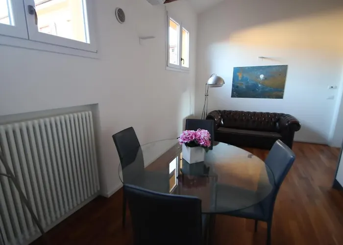 Charme Immerso Tra Le Mura Bolognesi Apartment *