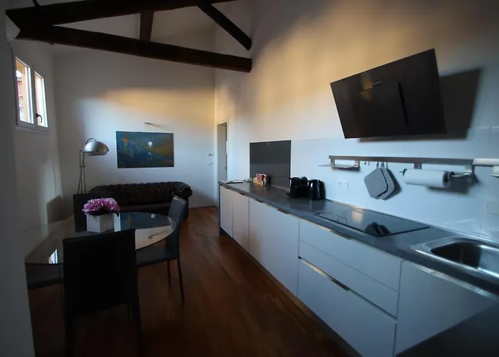 Apartment Charme Immerso Tra Le Mura Bolognesi *