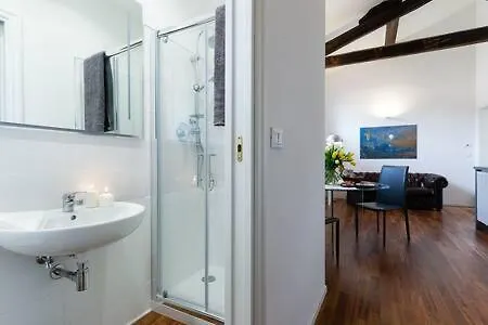 Charme Immerso Tra Le Mura Bolognesi Lägenhet Bologna