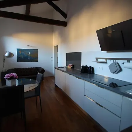 Lägenhet Charme Immerso Tra Le Mura Bolognesi *